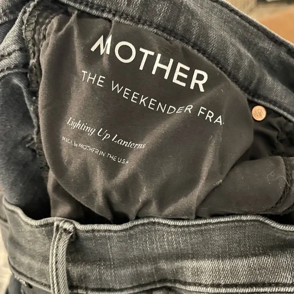 MOTHER The Weekender Fray Black Denim Jeans - Picture 10 of 10